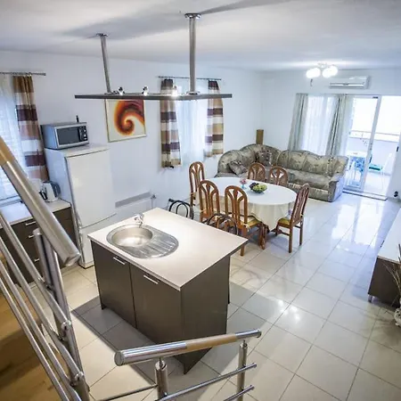 Great Located Family דירה *